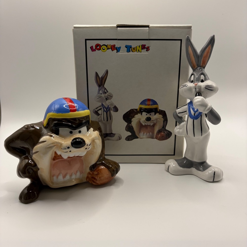 Vintage 1993 Looney Tunes Bugs Bunny & Taz Salt Pepper Shakers Football Referee